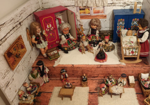 ekspozycja muzealna - zabawki folklor