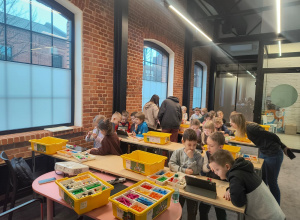 Misie i Pszczółki w Monosferze