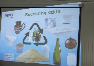 slajd z prezentacji o recyklingu szkła