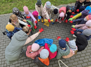 Sprzątanie Świata w grupie Pszczółki